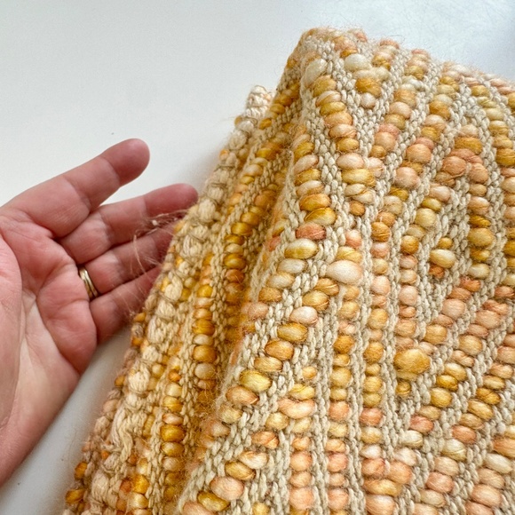 Vintage 80s fringed throw blanket, orange, peach triangle pattern, lap size - Picture 9 of 9